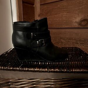 Kenneth Cole black wedge/buckle. 
Worn only a handful of times. Good condition.